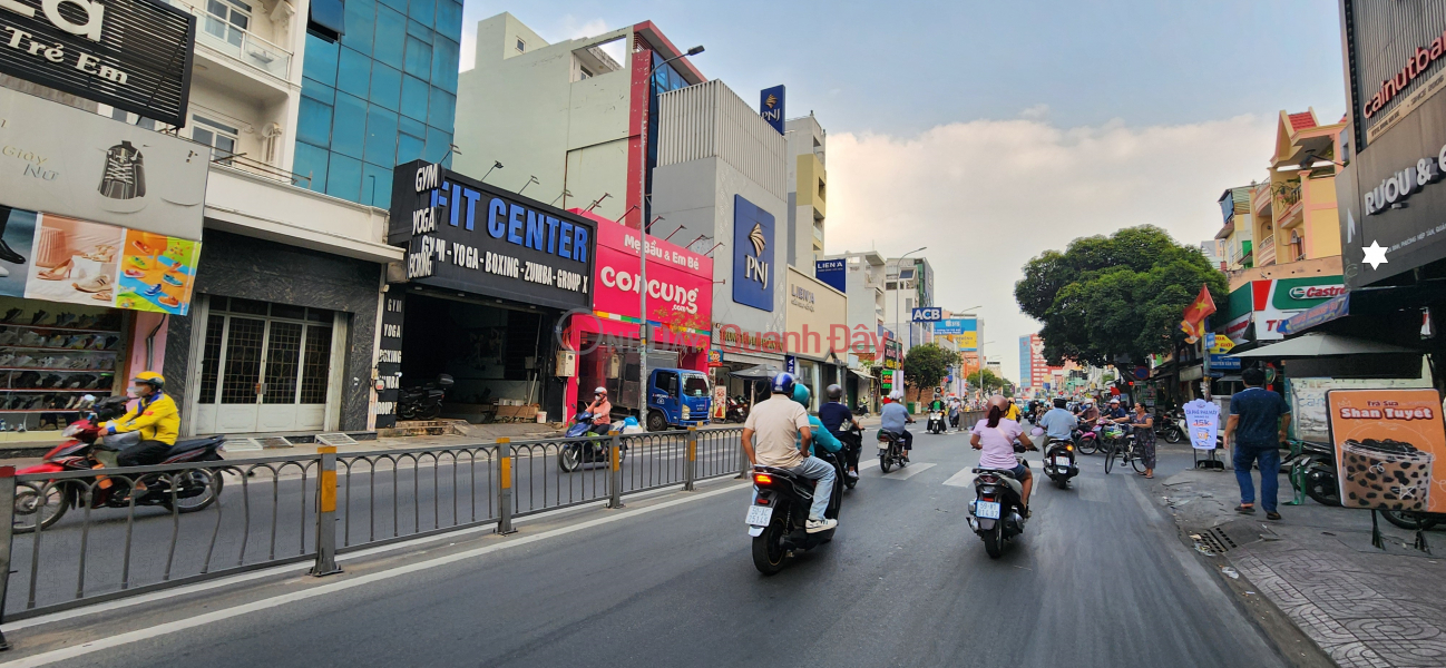 Cho thuê nhà Mặt Tiền Hòa Bình q.Tân Phú 120m²- NGANG 10M - 28Triệu - GẦN CHỢ, Việt Nam, Cho thuê đ 28 triệu/ tháng