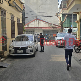PHAM TUAN TAI TOWNHOUSE - CAR ROOM PASSING BY THE HOUSE - SIDEWALK - SIZE=35M2 - FRONTAGE=3.4M - 5 FLOORS - CONTACT: MR HOANG PHU _0