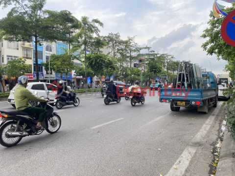 BÁN ĐẤT NGÔ GIA TỰ, LONG BIÊN, NGÕ THÔNG, Ô TÔ, GẦN PHỐ. DIỆN TÍCH 186M2, MẶT TIỀN 12.5M. _0