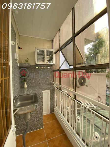 đ 5.5 Million/ month | Room for rent on the 2nd floor of Co Giang street, 30m2, only 5.5 million - 7.5 million\\/month, furnished