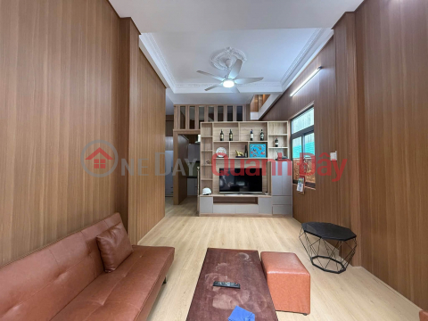 Nhà 2 tầng kiệt Trần Cao Vân, có chổ đậu Ô TÔ thoải mái chỉ vài bước chân _0