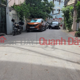 Selling house in Hoang Quoc Viet lot, area of 50m2, 4-storey house, wide alley, parking garage, KD _0