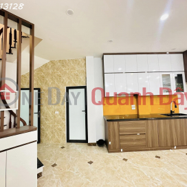 Over 6 Billion, Have a 2-Bedroom Apartment Right Away, Near Van Chuong Lake, Dong Da, Area 53m2, Full Furniture, Just Need to Do Business. _0
