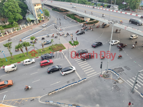 65m 6 Floor Front 9.5m Parking Lot Hoang Quoc Viet Cau Giay Street. Bank Owner Should Sell _0
