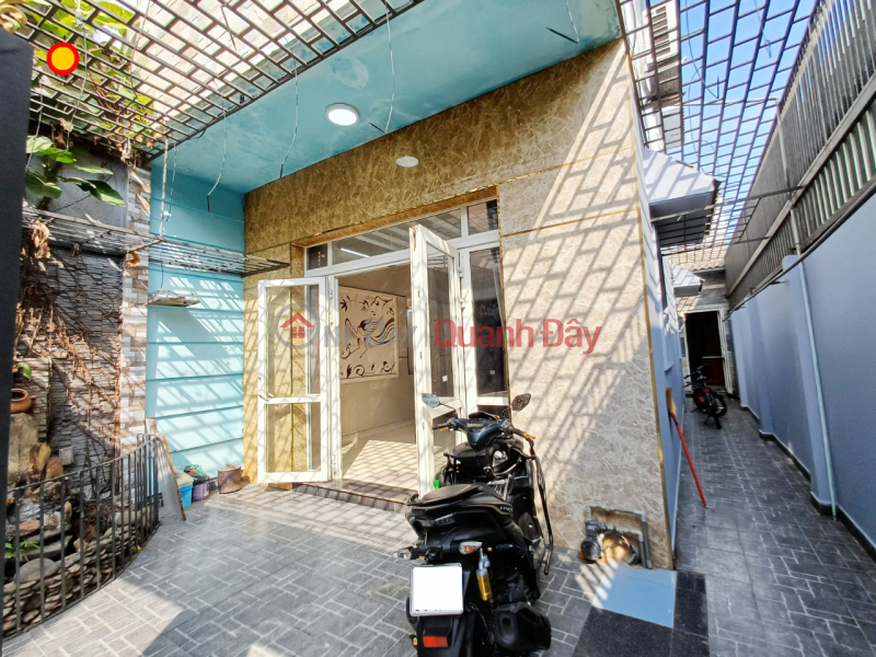 Selling car alley house in Linh Tay Thu Duc, area: 120m2, width 6, 2 floors, 3 bedrooms, price 6.x billion. Sales Listings