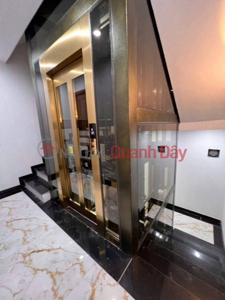 Bán tòa văn phòng mặt phố Kim Đồng, 113m2, 6 tầng thang máy, mặt tiền 4.2m, 40.5 tỷ, ô tô tránh, kinh doanh Niêm yết bán