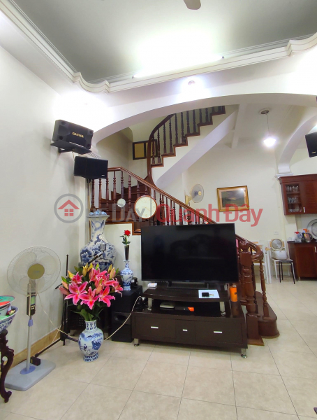 HOUSE FOR SALE IN TRUNG LIET, DONG DA: 44M2, CAR PARKING, NEAR STREET, LOTS OF UTILITIES, ONLY 8.2 BILLION Sales Listings