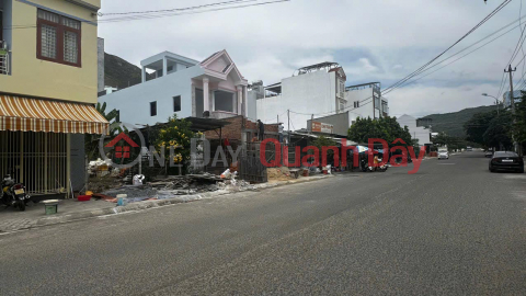 LAND FOR SALE ON TRAN KHAT CHAN STREET - VINH HOA, NHA TRANG - PRICE ONLY 5.6 BILLION! _0