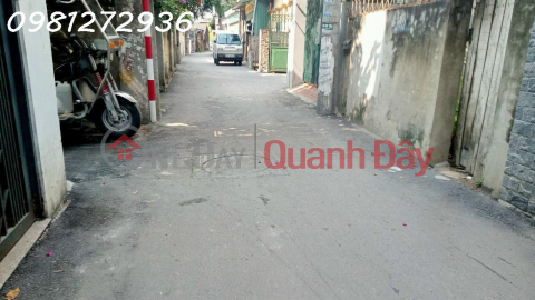 Selling land and giving away a 4-storey house in Duc Giang, Long Bien, Hanoi, area 45m2, frontage 4m, car parking, commercial area. _0