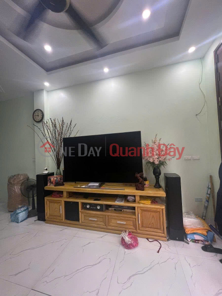 đ 11.5 Billion 5-STOREY HOUSE FOR SALE IN PHU THUONG, TAY HO, ALLEY CONNECTING WITH CARS RUNNING AROUND THE HOUSE