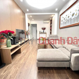 Dao Tan Street, just over 6 billion, has a beautiful house like the picture in a block of 7 adjacent houses with a large, clean common yard. _0