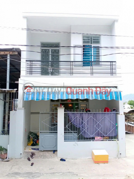 2-storey house for sale, 300m from Ngo Den Street, 1km from 2\\/4 Street, Area 50 m2, hand-written documents confirmed by ward Sales Listings