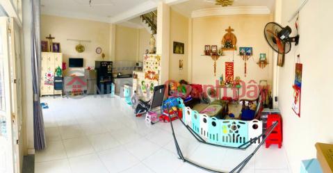 D2207 - A SUPERB PROPERTY, 8M WIDE - DISTRICT 12 _0