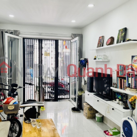 ► Corner plot on a 3m wide alley off Hung Vuong Street, 51m2, beautiful 2-story house, 3 bedrooms (upstairs and downstairs),4.1 billion VND _0