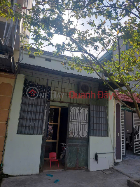 Old house on Hung Vuong street near Go Thai Binh. Area 95 m², car parking alley at door. _0