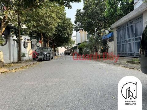 Land for sale in Ngoc Thuy Long Bien, sidewalk, cars can avoid, near the market, area 110m wide, frontage 6m, 20 billion _0