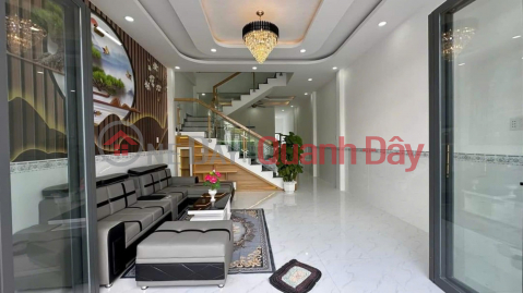 **House for sale in Ward 13, Tan Binh, Hoang Hoa Tham, 4.5x12, house widens at the back _0