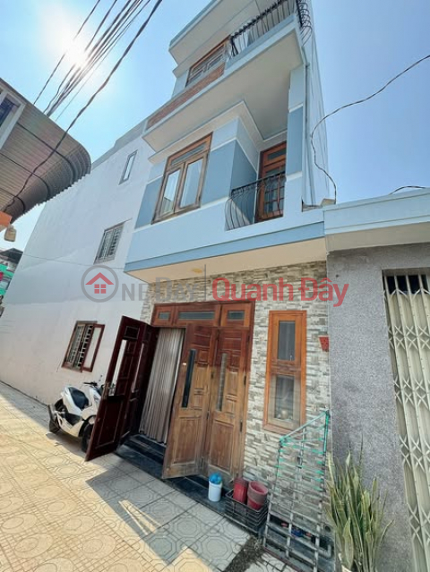 FOR SALE: 3-STORY, SOLIDLY BUILT HOUSE WITH CONCRETE STRUCTURE, LOCATED IN CAU BE ALLEY, ACCESSIBLE BY CAR, TAY WARD, NHA TRANG. _0