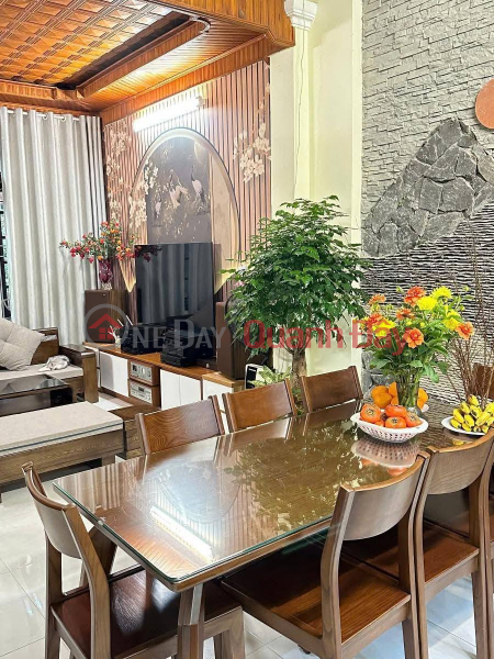 House for sale on Le Dai Hanh street, 40m2, 5 floors with elevator, new and beautiful, 4.5m frontage, 13.9 billion VND. Vietnam Sales đ 13.9 Billion