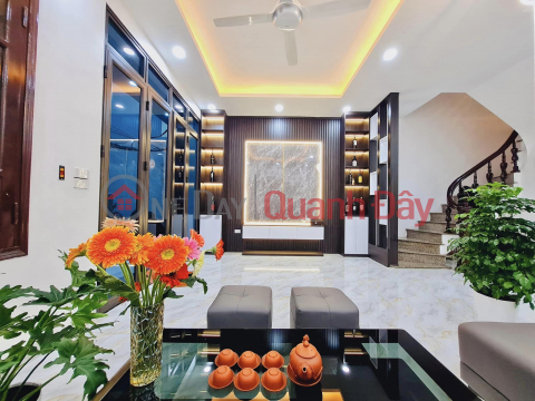 URGENTNguyen Hoang beautiful house 40m2 4m, 5m MT, fully furnished, 30m Car, 5.5 billion _0