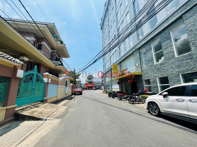 đ 11 tỷ | Bán biệt thự đẹp, nội thất gỗ cao cấp,DT 10m x 26m, gần Biên Hoà, giá chỉ 11 tỷ