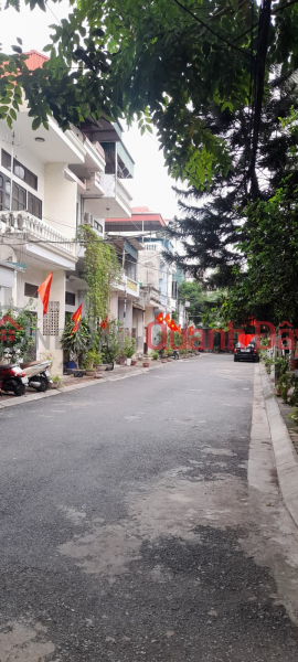 DUC GIANG HOUSE FOR SALE 90M 2 FLOOR PRICE 7 BILLION 8 CAR ROADS AVOID PARKING DAY AND NIGHT Sales Listings