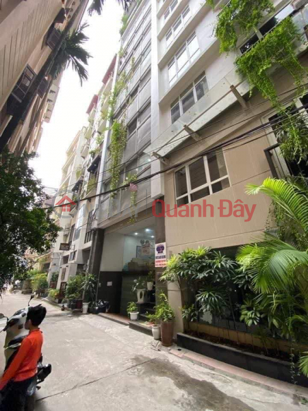 Selling a house divided into a lot on Thai Ha alley, with cars, busy business, 105m, 19.97 billion Vietnam | Sales đ 19.9 Billion