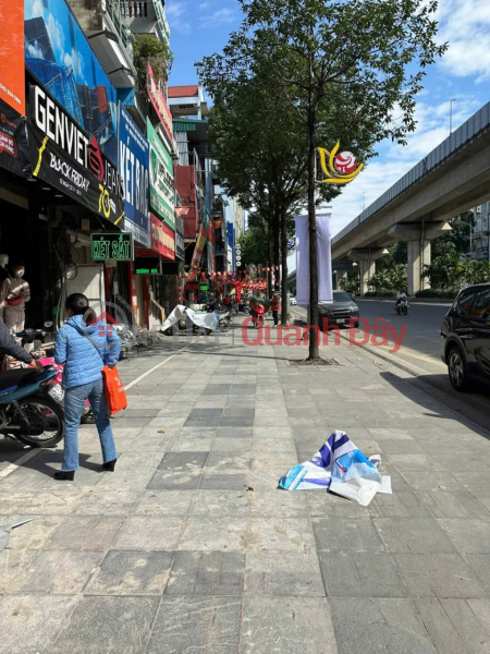 Bán nhà mặt phố Quang Trung phân lô vỉa hè kd DT 70 m 5 tầng Giá 19 tỷ. Niêm yết bán