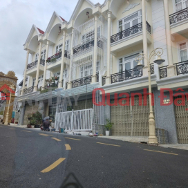 CẦN BÁN GÂP NHÀ KHU NGHỈ DƯỠNG GOLDEN Hills Phường 4 Đà Lạt _0