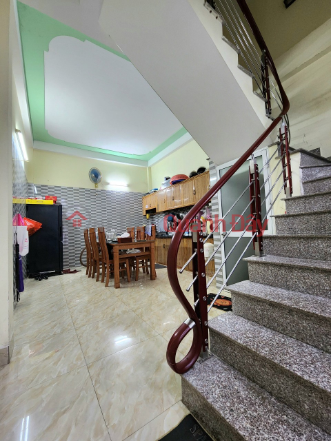 House for sale in Khuc Thua Du, area 46m2, 3 floors PRICE 2.6 billion, independent, taxi parking _0