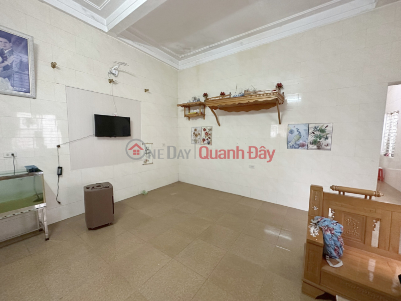 Property Search Vietnam | OneDay | Residential, Sales Listings, Selling beautiful, solid, spacious house, car to the house, with stairs waiting to go upstairs.
