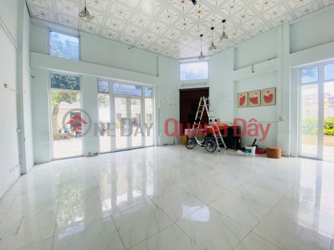 Corner Shophouse for rent in HUD Apartment Complex, suitable for combined living, business, or office use. _0