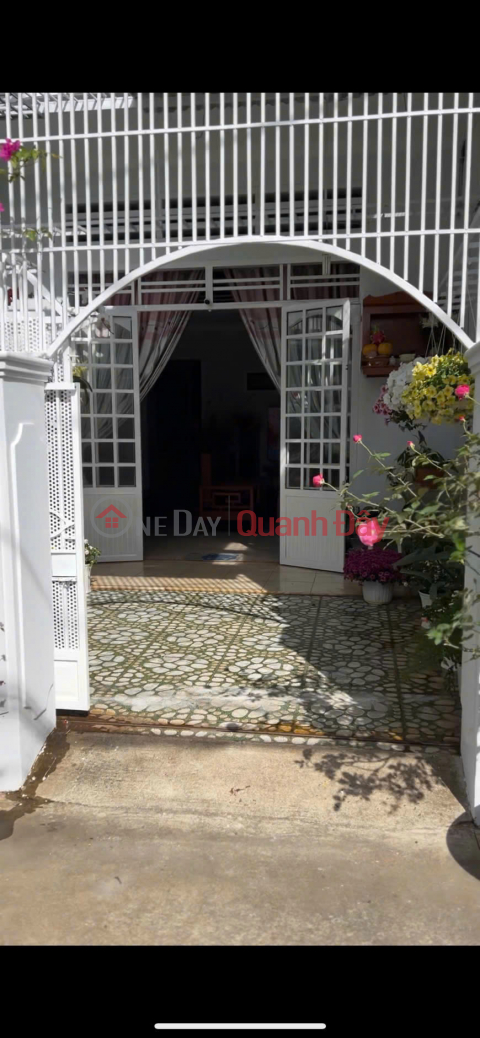 House for sale in Nguyen Tat Thanh alley, Buon Ma Thuot, price 2.88 billion; Area 96m2, Frontage 4.5m, car available. _0