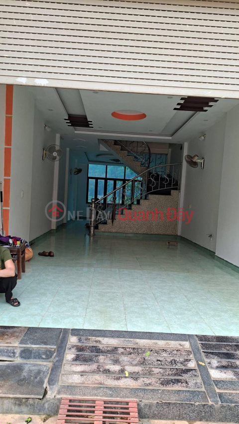 Cần cho thuê Nhà 4 tầng 1 tum( 2 Mặt Tiền) có Diện Tích 200m2 Tại Thuận Châu – Sơn La. _0