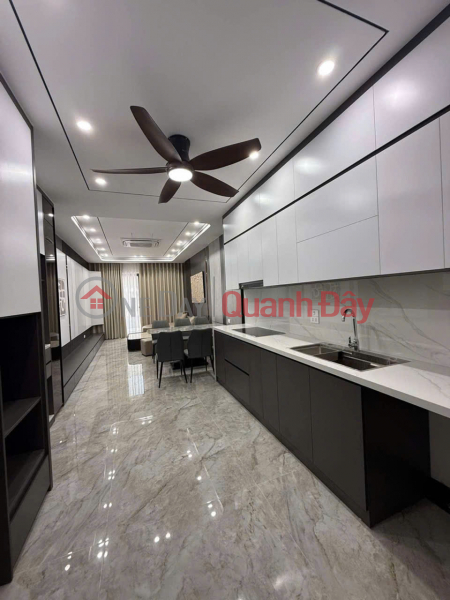 PHÂN LÔ 918 QUÂN ĐỘI – VỈA HÈ – Ô TÔ TRÁNH – GARA – THANG MÁY
46M² x 6 TẦNG – FULL NỘI THẤT – Việt Nam, Bán đ 17,3 tỷ