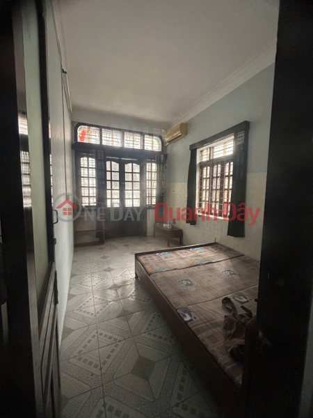 Cho thuê nhà ngõ Đại La 30 m2*2,5 tầng- 3 ngủ, 2 vệ sinh, Giá 8,5tr Niêm yết cho thuê