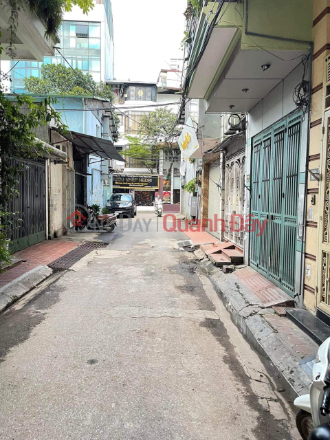 70m Front 5.5m Nigh 10 Billion Hoang Quoc Viet Street. Corner Lot Top Business Lane. Owner Needs To Sell Fast _0