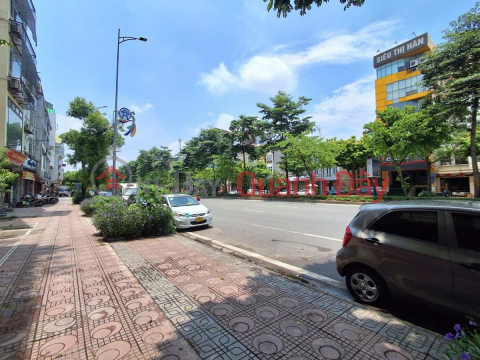 HOUSE FOR SALE ON NGO GIA TU STREET, SOCCER SIDEWALK, GOOD FOR BUSINESS - LONG BIEN, HANOI _0