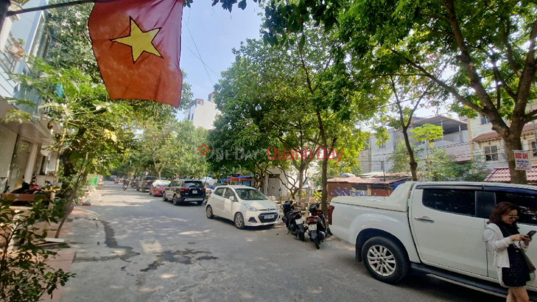 Đất đấu giá Ngõ Cổng Kiến Hưng ô tô tránh 14$ . Niêm yết bán