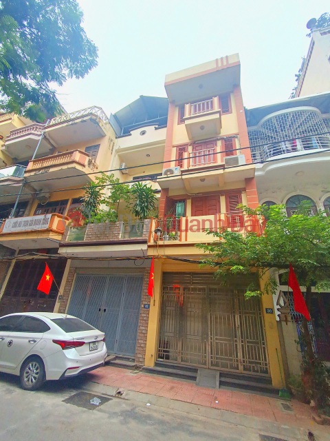 (SHARF ALLEY, DISTRICT COMMITTEE SIDE, CARS PARKING) House for sale in HOANG CAU, Dong Da. Area 50m x 5 floors x Frontage 4m _0