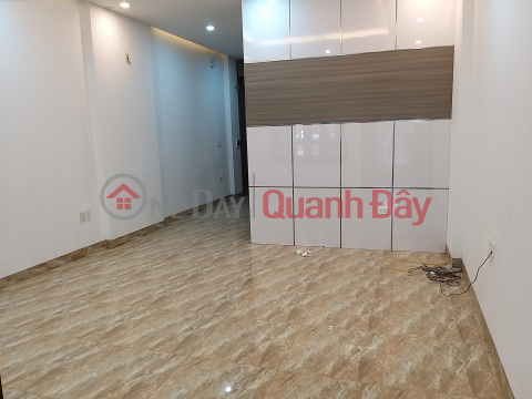 Cho thuê nhà Trần Vỹ, 120m2, 4 tầng, 20 triệu làm chuyển phát nhanh, văn phòng. _0