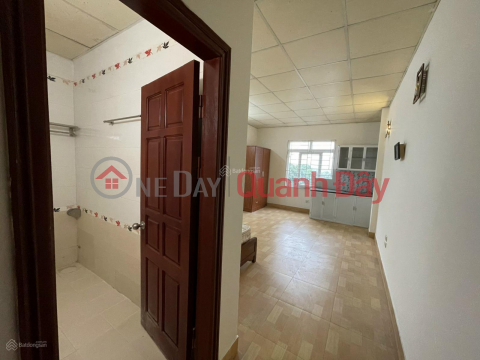 The owner rents out a room at 81 Lang Ha (TIENH-30324695)_0
