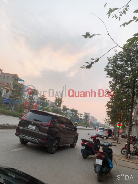 Need to sell a plot of land with house hunting on QL6 road for business with cars passing by loudly opposite Chuc Son town, Vietnam | Sales đ 9.7 Billion