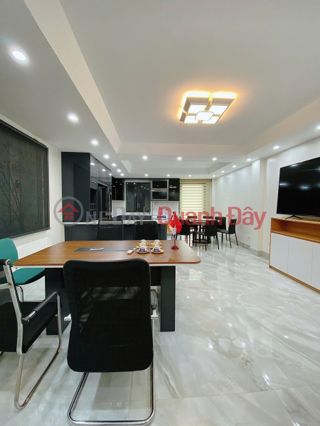 đ 18,5 tỷ | 18.5 Tỷ, Oto Tránh, Vỉa hè, Kinh Doanh đỉnh, Lõi Đống Đa, Lô góc, 40m2 x 6T thang máy.