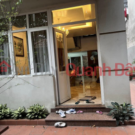 HOUSE FOR RENT IN NGUYEN CHINH LANE, 4 FLOORS, 150M2, 3 BEDROOM, PRICE 15 MILLION\/MONTH. _0