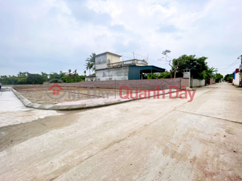 Land plot for sale near Binh Giang Hai Duong expressway intersection, price only 450 million, ready to transfer title immediately _0