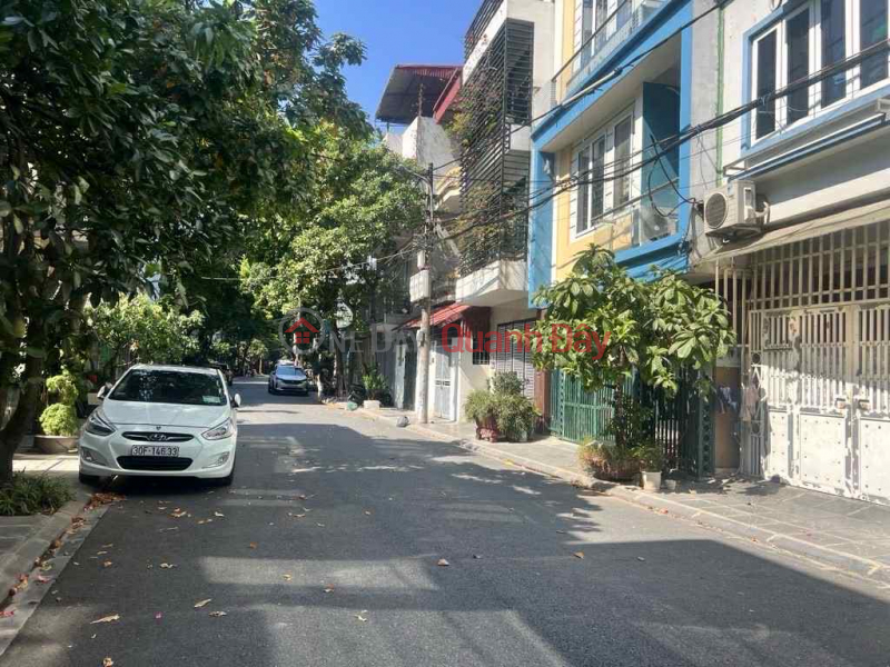 Selling a plot of land with 2 open spaces, 76m2, 7.6m frontage, divided into lots, sidewalk, car access, Vietnam | Sales | đ 19.2 Billion