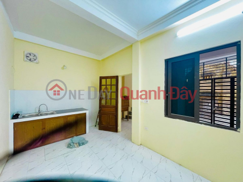 Extremely rare Lac Long Quan - Tay Ho house near the street 25m2 only 4 billion _0