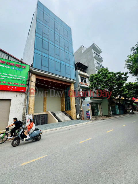 BUILDING ON STREET 8, 1 BASEMENT - LOCATED RIGHT ON THE EXTREMELY VIP STREET OF DINH CONG, TRINH DINH CUU.<br \/> WITH _0