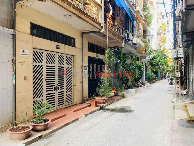 Property Search Vietnam | OneDay | Residential Sales Listings, 48m Facade 4.5m Nigh 8 Billion Lot Self-Building Home Firmly in the Center of Cau Giay District. Cars Running Around The House.